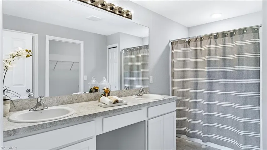 1813 Nw 1st Pl, Cape Coral Fl 33993