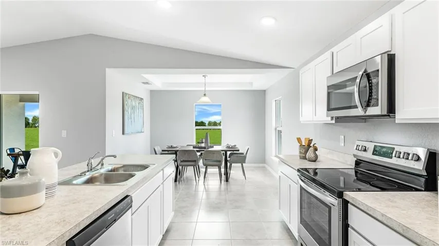 1813 Nw 1st Pl, Cape Coral Fl 33993
