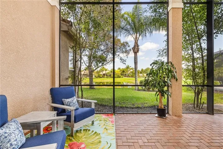 Screened in Lanai - Lake Views