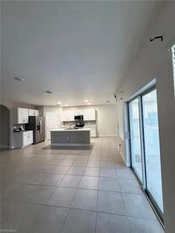 635 NE 6th  PL, Cape Coral, FL 33909