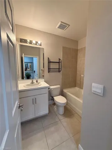 635 NE 6th  PL, Cape Coral, FL 33909