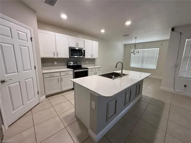 635 NE 6th  PL, Cape Coral, FL 33909