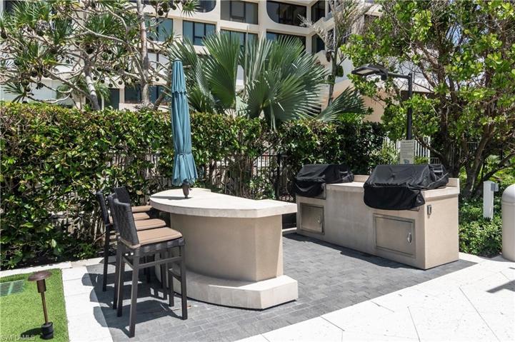 Grilling area for Park Shore Tower