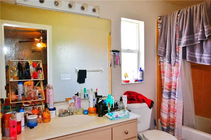 631/633 Se Van Loon Ter, Cape Coral, Florida 33990