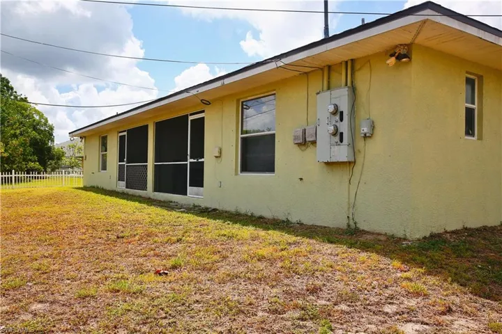 631/633 Se Van Loon Ter, Cape Coral, Florida 33990