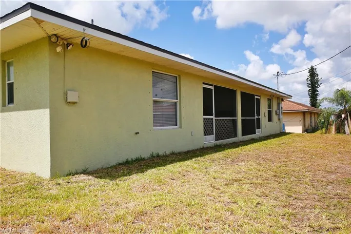 631/633 Se Van Loon Ter, Cape Coral, Florida 33990