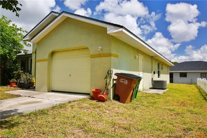 631/633 Se Van Loon Ter, Cape Coral, Florida 33990