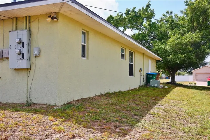 631/633 Se Van Loon Ter, Cape Coral, Florida 33990