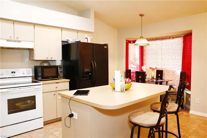 631/633 Se Van Loon Ter, Cape Coral, Florida 33990