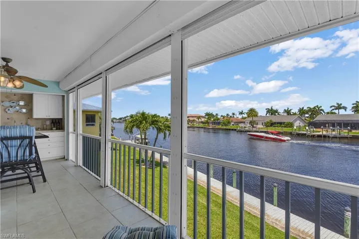Long Screened Lanai