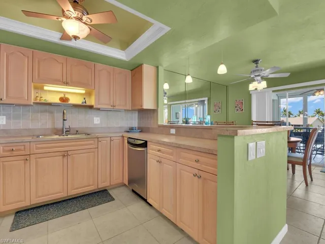 Kitchen w/ Lots Of Storage