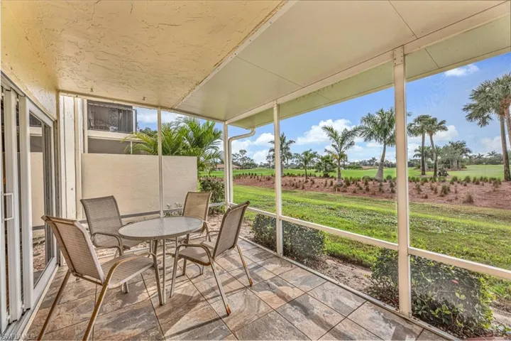 Large Tiled lanai with gorgeous view!