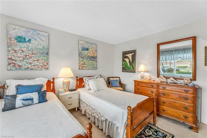 Second Bedroom with twin beds