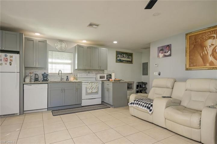 Guest house kitchen