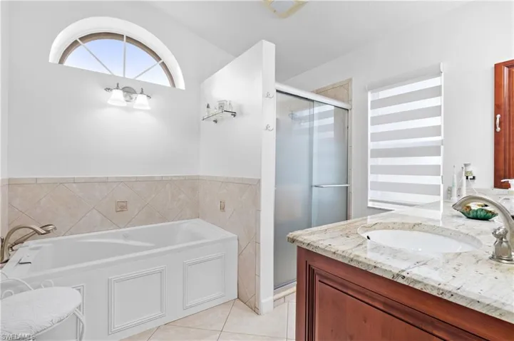 Master bath with jetted tub