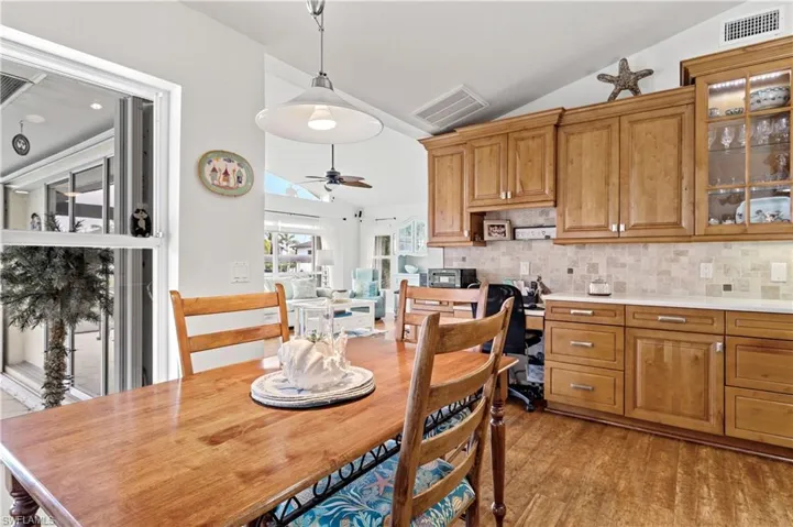Breakfast area