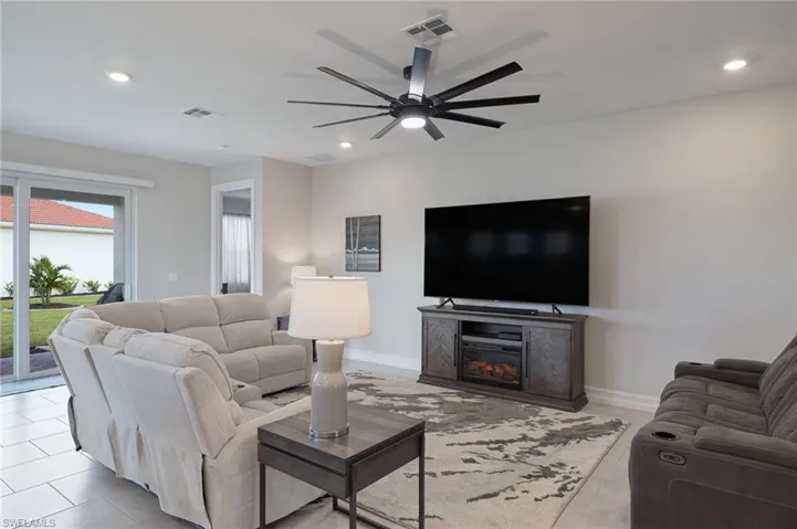 3381  Cherry Palm  DR, North Fort Myers, FL 33917