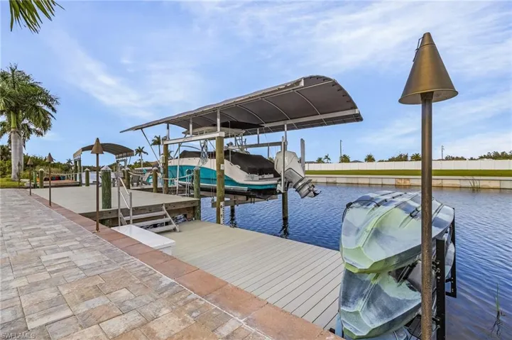 2 level deck with kayak storage
