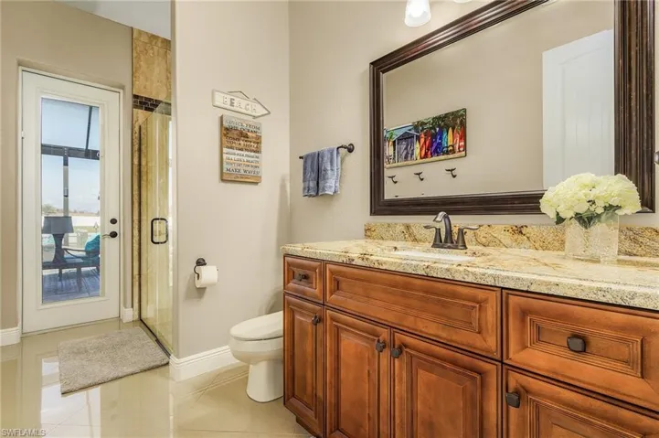 Hall/pool bath