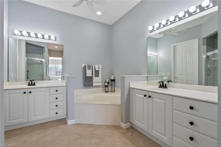 4574 Cardinal Cove Ln # 26, Naples Fl 34114