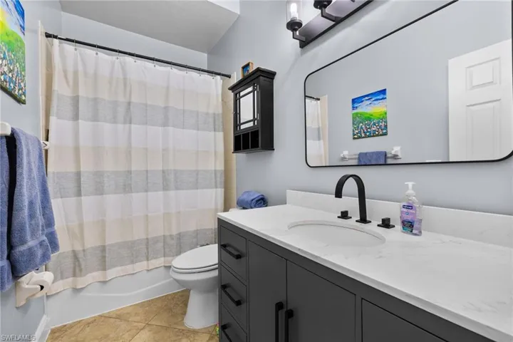 670 13th St Nw, Naples, Florida 34120
