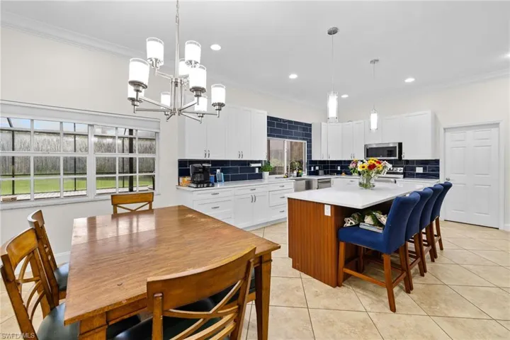 670 13th St Nw, Naples, Florida 34120