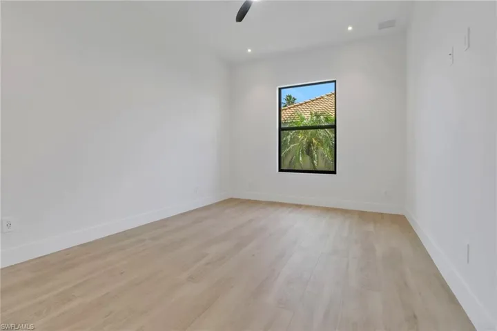 Guest bedroom #1
