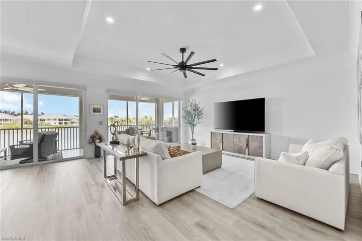 195  Indies E DR, Naples, FL 34114