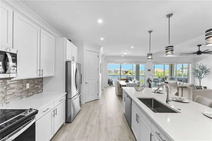 195  Indies E DR, Naples, FL 34114