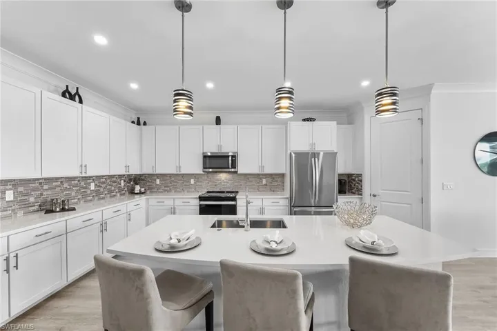 195  Indies E DR, Naples, FL 34114