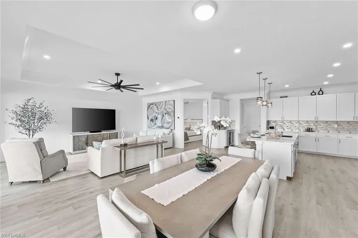 195  Indies E DR, Naples, FL 34114