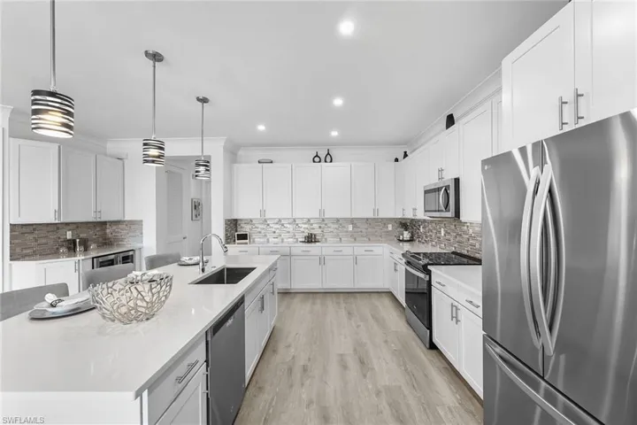 195  Indies E DR, Naples, FL 34114