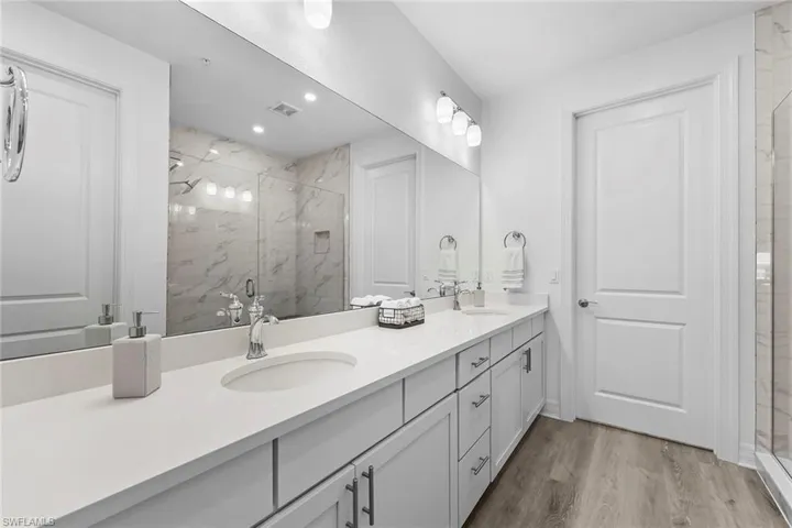 195  Indies E DR, Naples, FL 34114