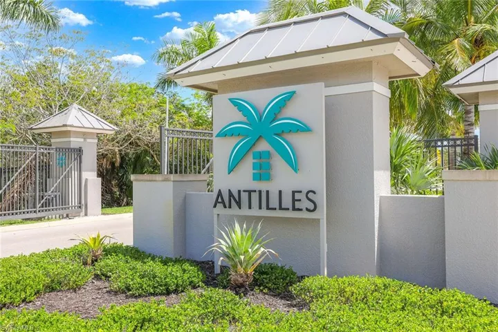 195  Indies E DR, Naples, FL 34114
