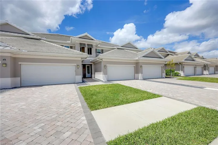 195  Indies E DR, Naples, FL 34114