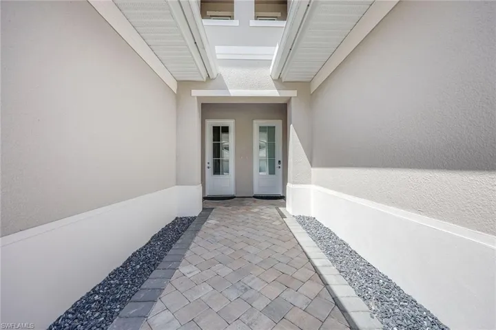 195  Indies E DR, Naples, FL 34114