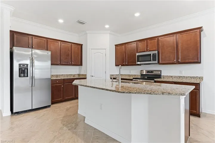 1575 Santiago Cir, Naples, Florida 34113