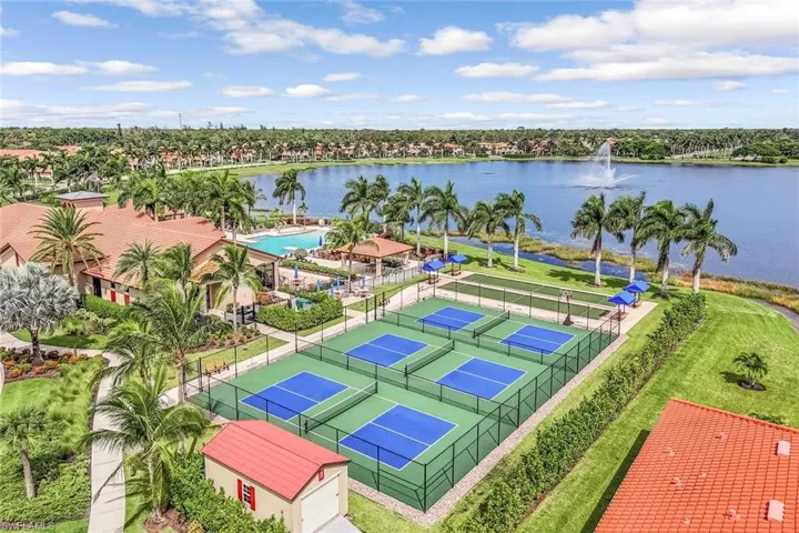 1575 Santiago Cir, Naples, Florida 34113