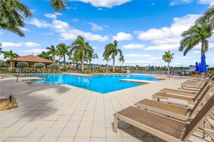 1575 Santiago Cir, Naples, Florida 34113