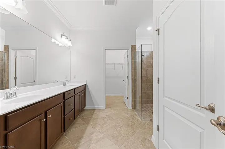 1575 Santiago Cir, Naples, Florida 34113
