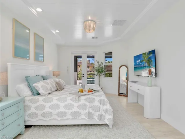 138 Greenbrier St, Marco Island, Florida 34145
