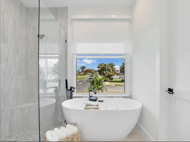138 Greenbrier St, Marco Island, Florida 34145