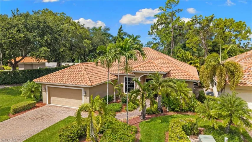 1221 Briarwood Ct, Naples, Florida 34104