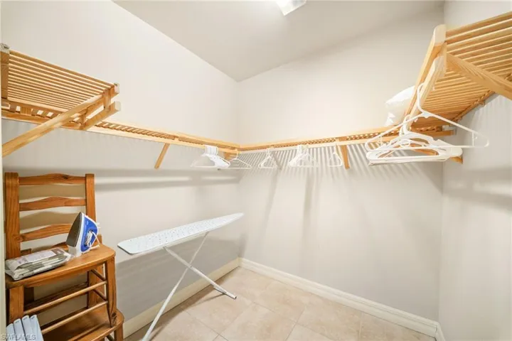 1221 Briarwood Ct, Naples, Florida 34104