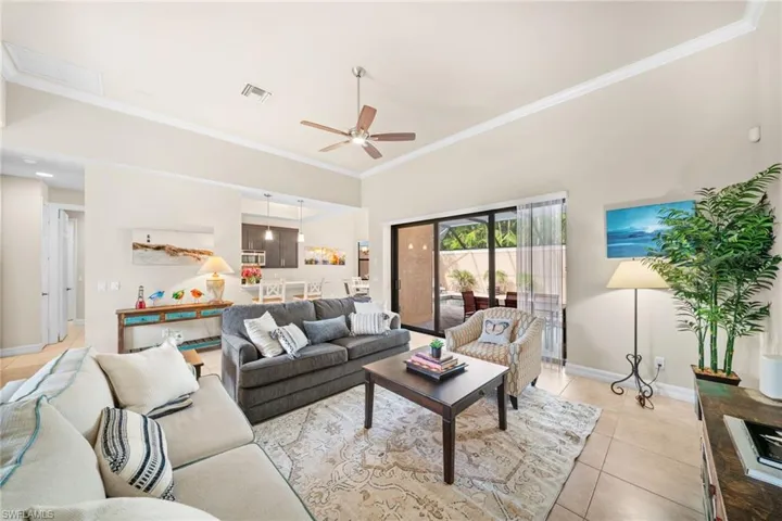 1221 Briarwood Ct, Naples, Florida 34104