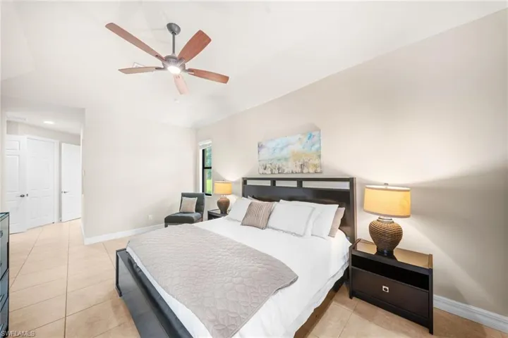 1221 Briarwood Ct, Naples, Florida 34104