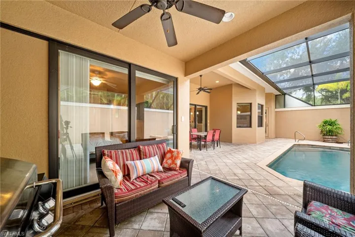1221 Briarwood Ct, Naples, Florida 34104