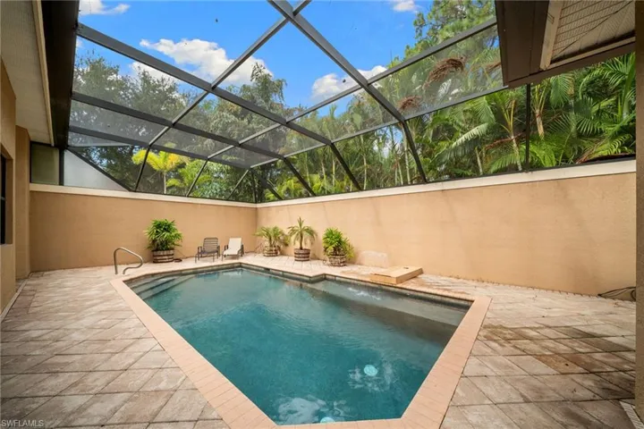 1221 Briarwood Ct, Naples, Florida 34104