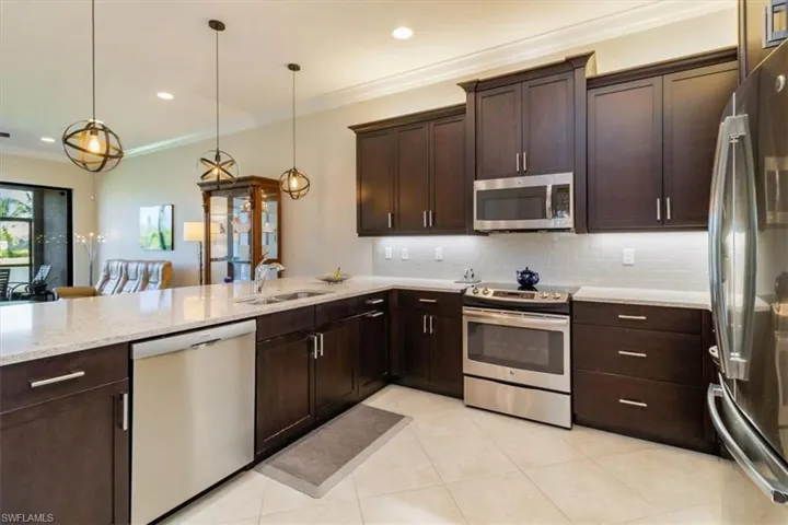 13663  Mandarin  CIR, Naples, FL 34109