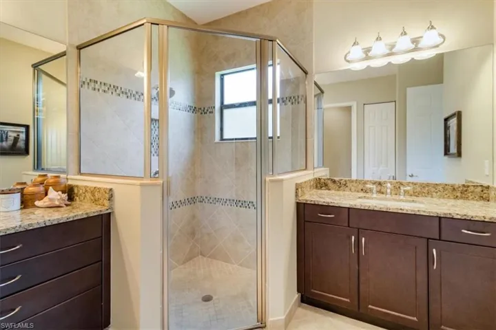 13663  Mandarin  CIR, Naples, FL 34109